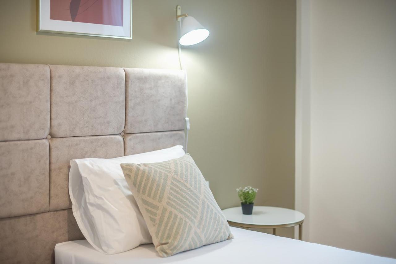 The "Warm" Apartment เอเธนส์ ภายนอก รูปภาพ